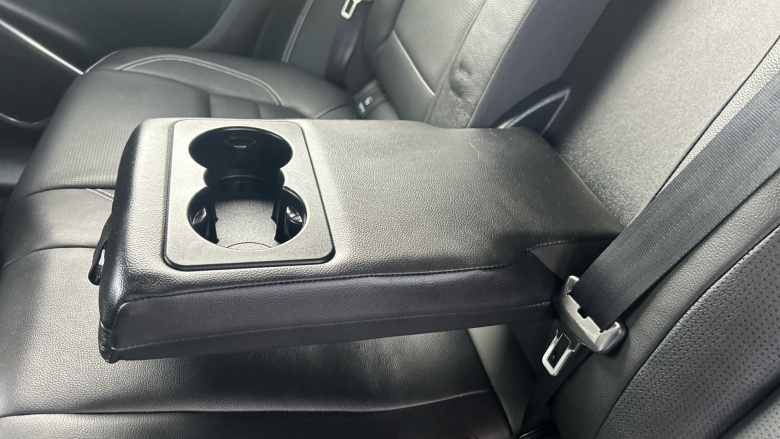 Jaguar F-Pace 2.0 D200 R-Dynamic SE 5dr Auto AWD Diesel Estate